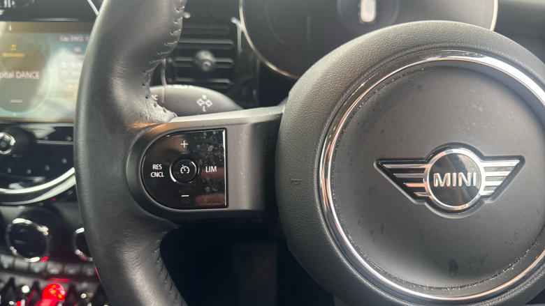 MINI Hatchback 1.5 Cooper Classic 5dr Auto Petrol Hatchback